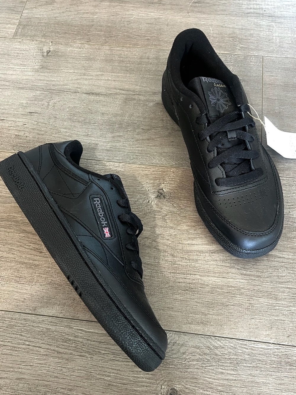 Reebok Women's Classic Black Leather Low-Top Sneakers